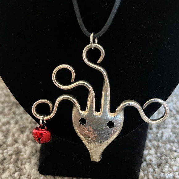 Silvertone Metal Reindeer Face Necklace - 18” Rubber Cord - Picture 3 of 6